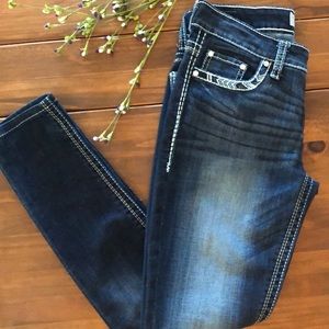 Daytrip brand of skinny jeans from Buckle.